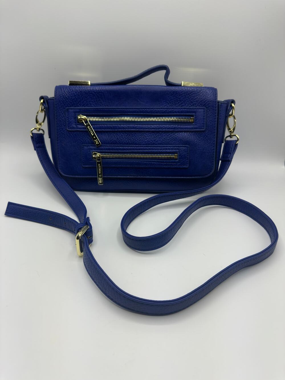✨ Olivia + Joy Blue Faux Leather Top-Handle Crossbody Purse (11.25”x6”) ✨